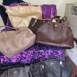 Collection of purses and wallets.